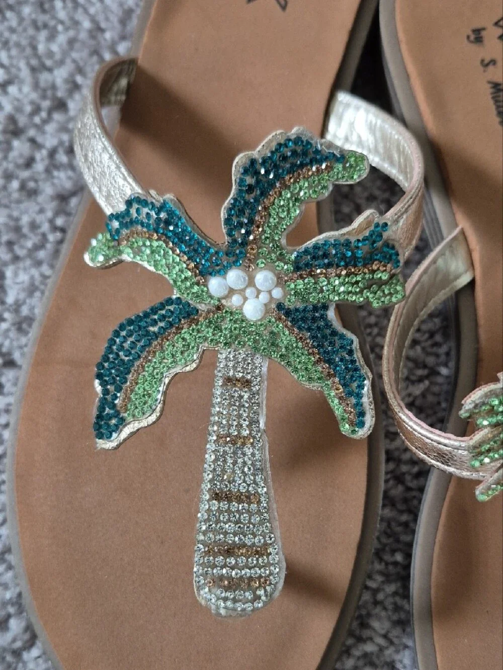 Gold Bling Sandals with Green Palm & Pineapple Embellishments Nwot